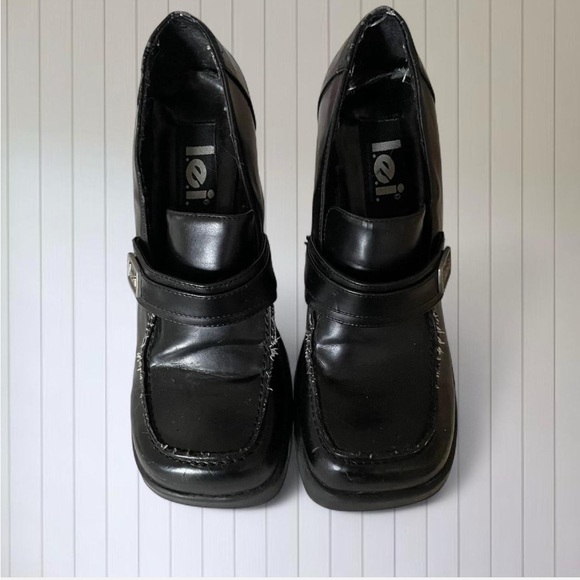 SOLD Vintage 90s Y2K LEI Faux Leather Loafer Chunky Heels - Picture 3 of 8